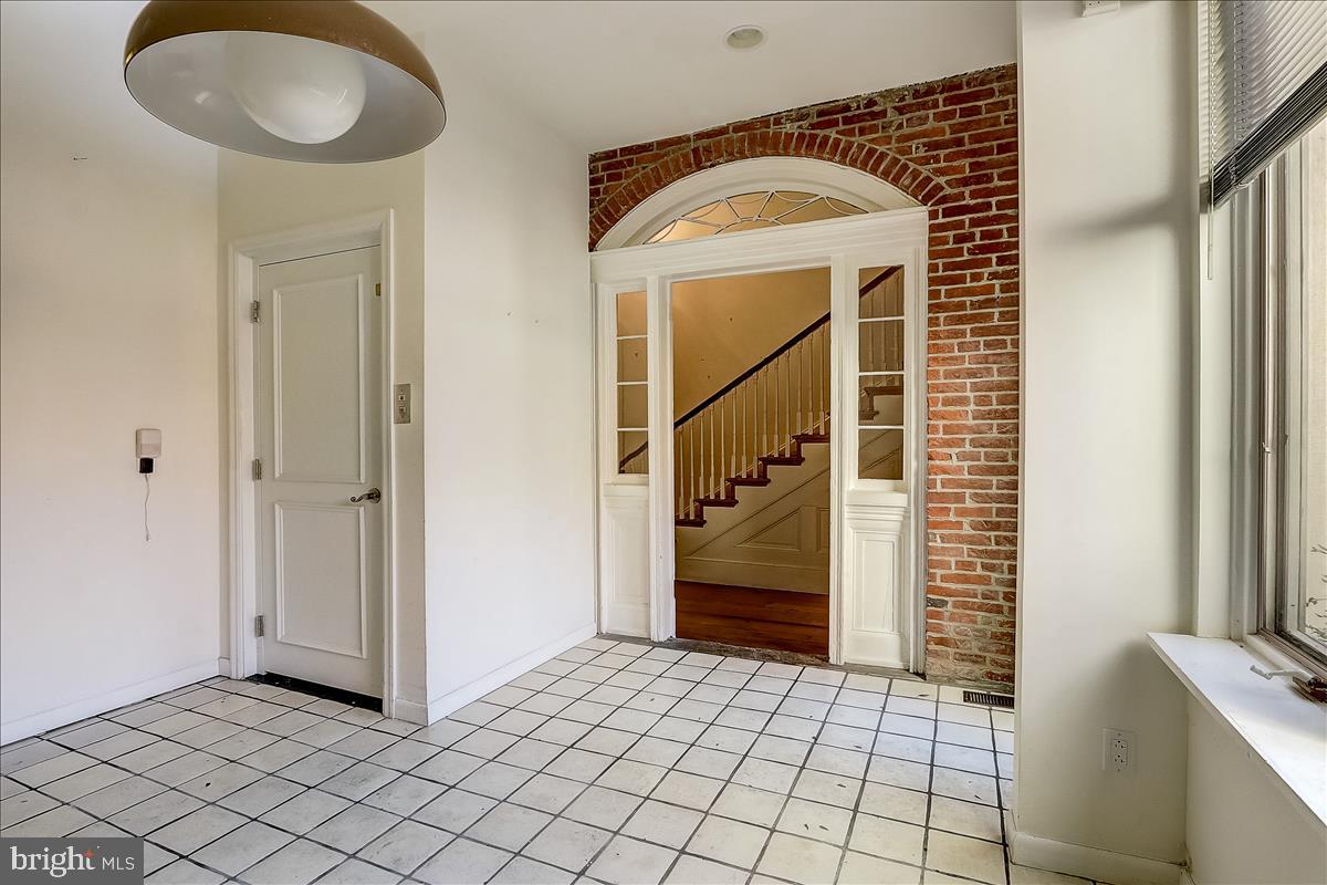 WASHINGTON SQ - Residential