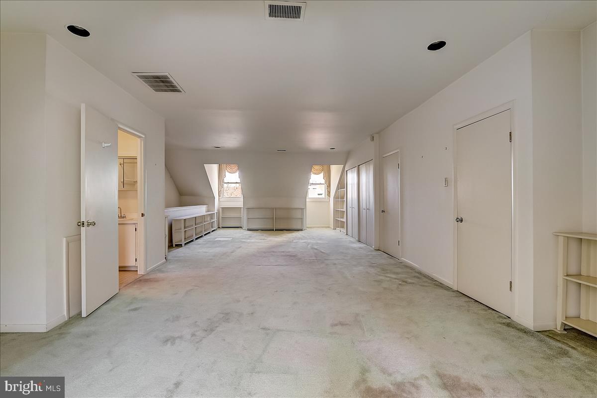 WASHINGTON SQ - Residential