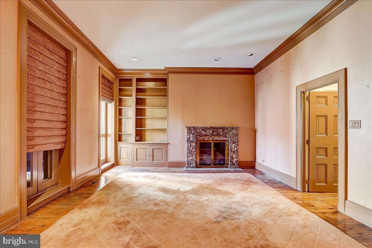 WASHINGTON SQ - Residential