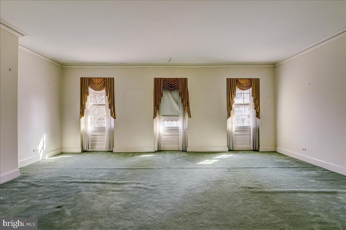 WASHINGTON SQ - Residential