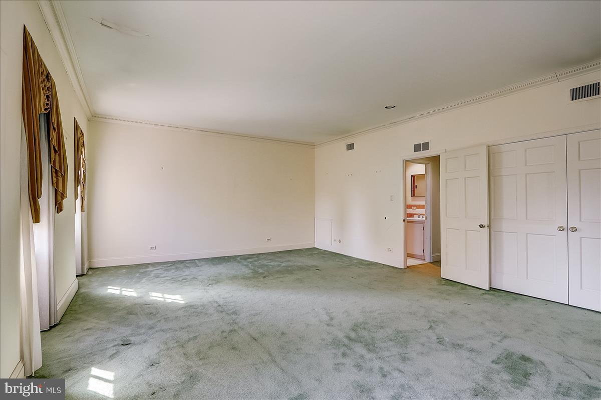 WASHINGTON SQ - Residential