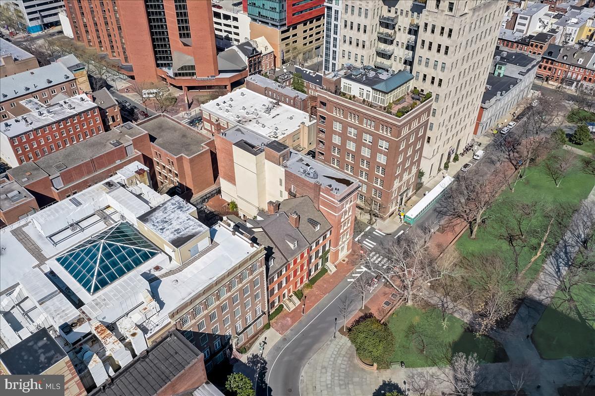 WASHINGTON SQ - Residential