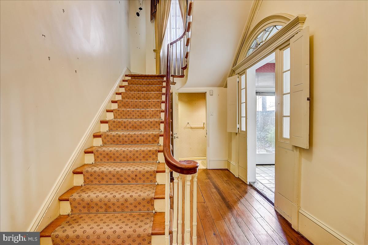 WASHINGTON SQ - Residential