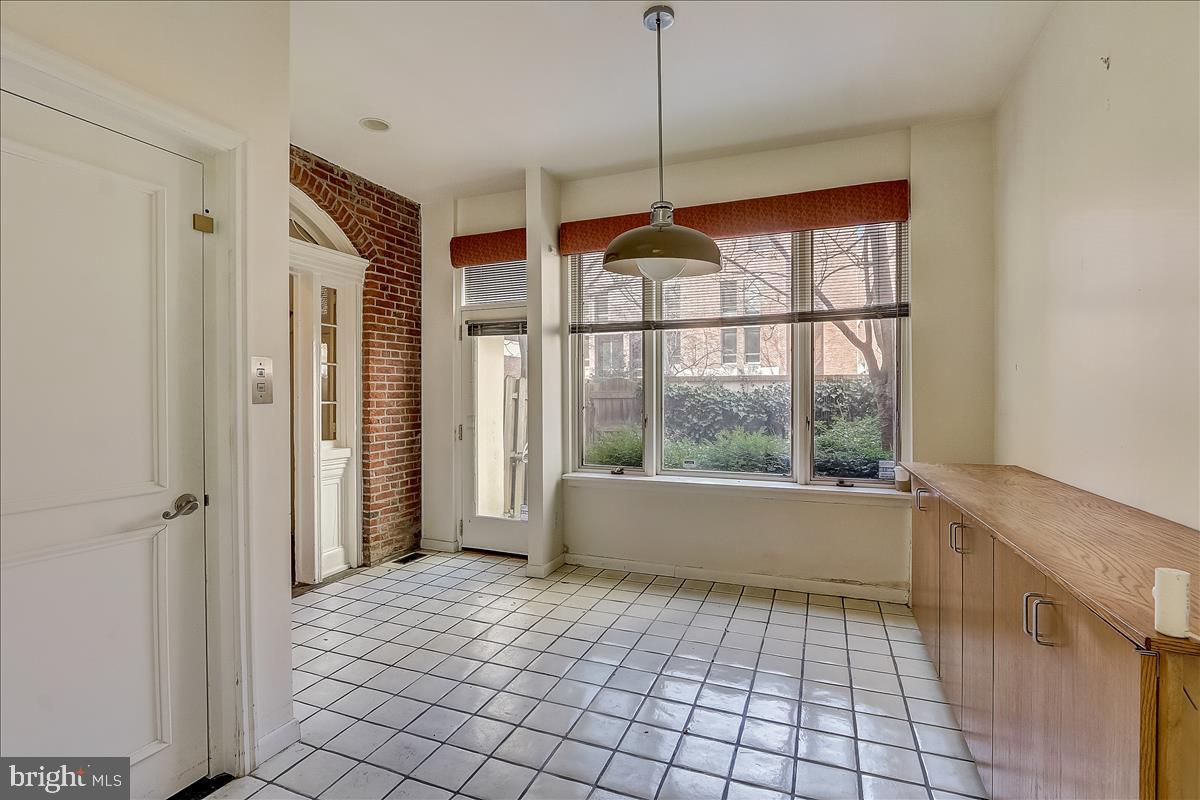 WASHINGTON SQ - Residential