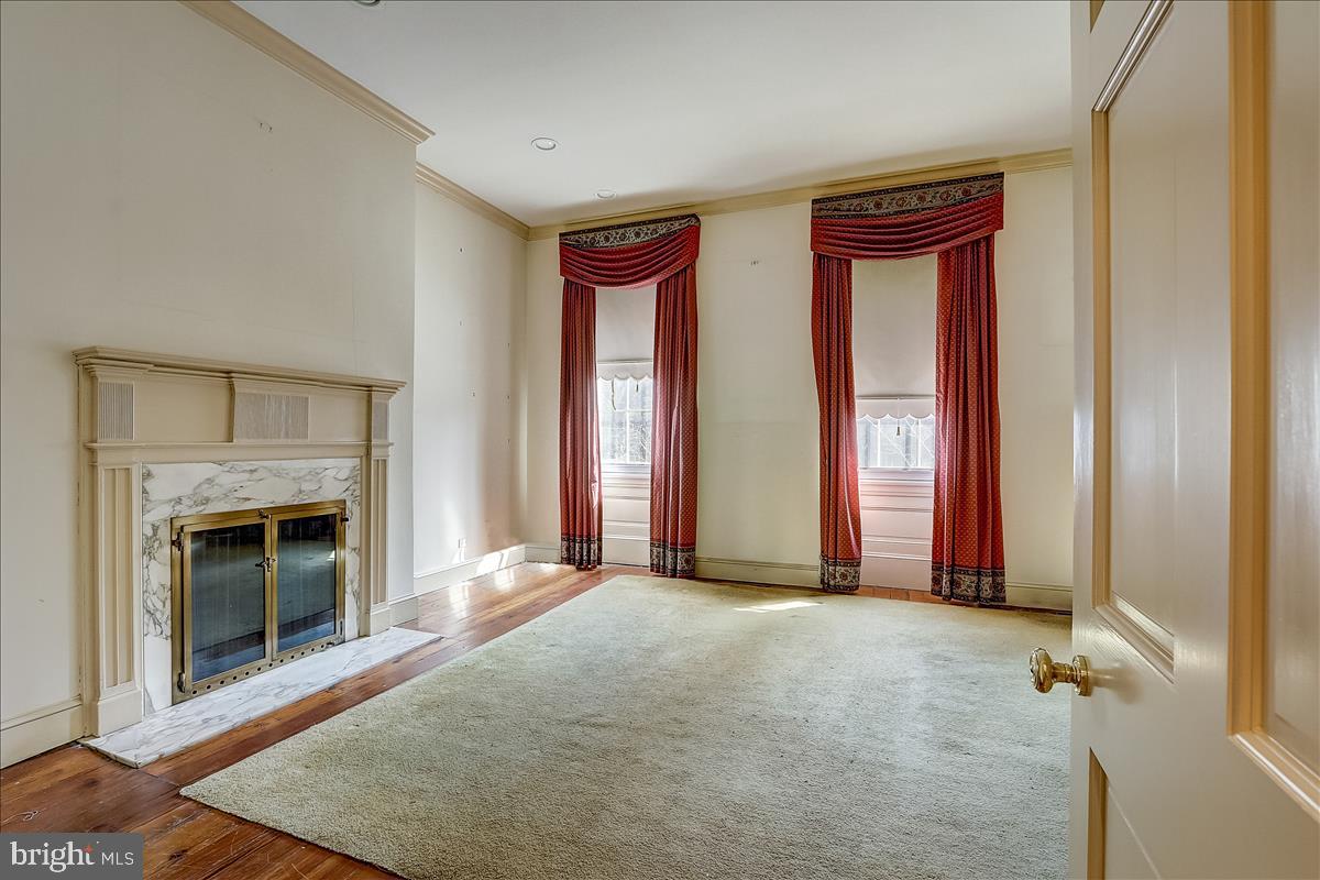 WASHINGTON SQ - Residential