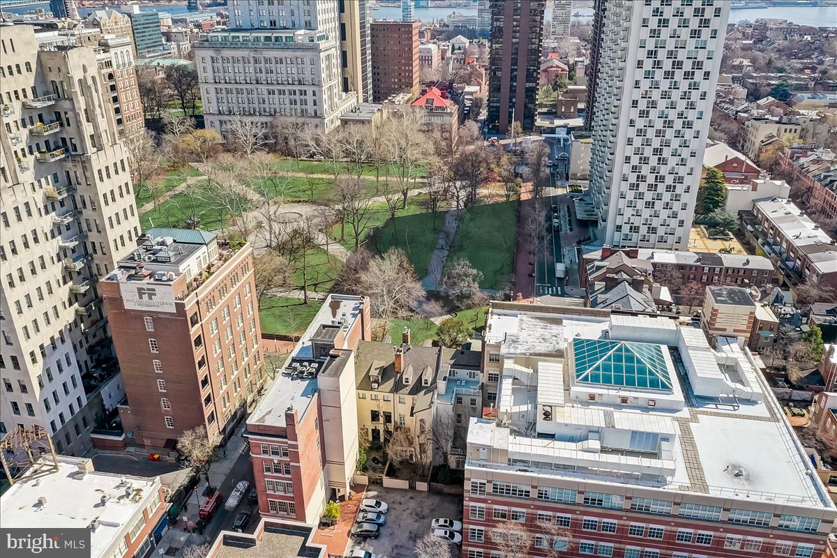 WASHINGTON SQ - Residential