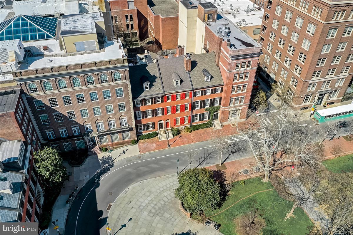 WASHINGTON SQ - Residential