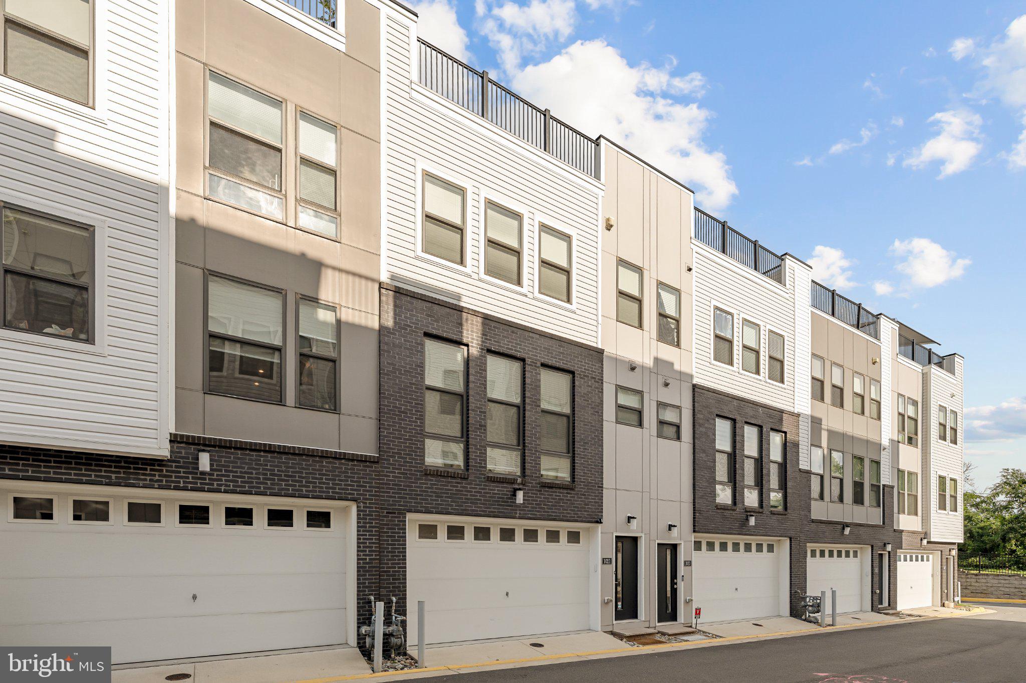 1021 S TAYLOR COURT