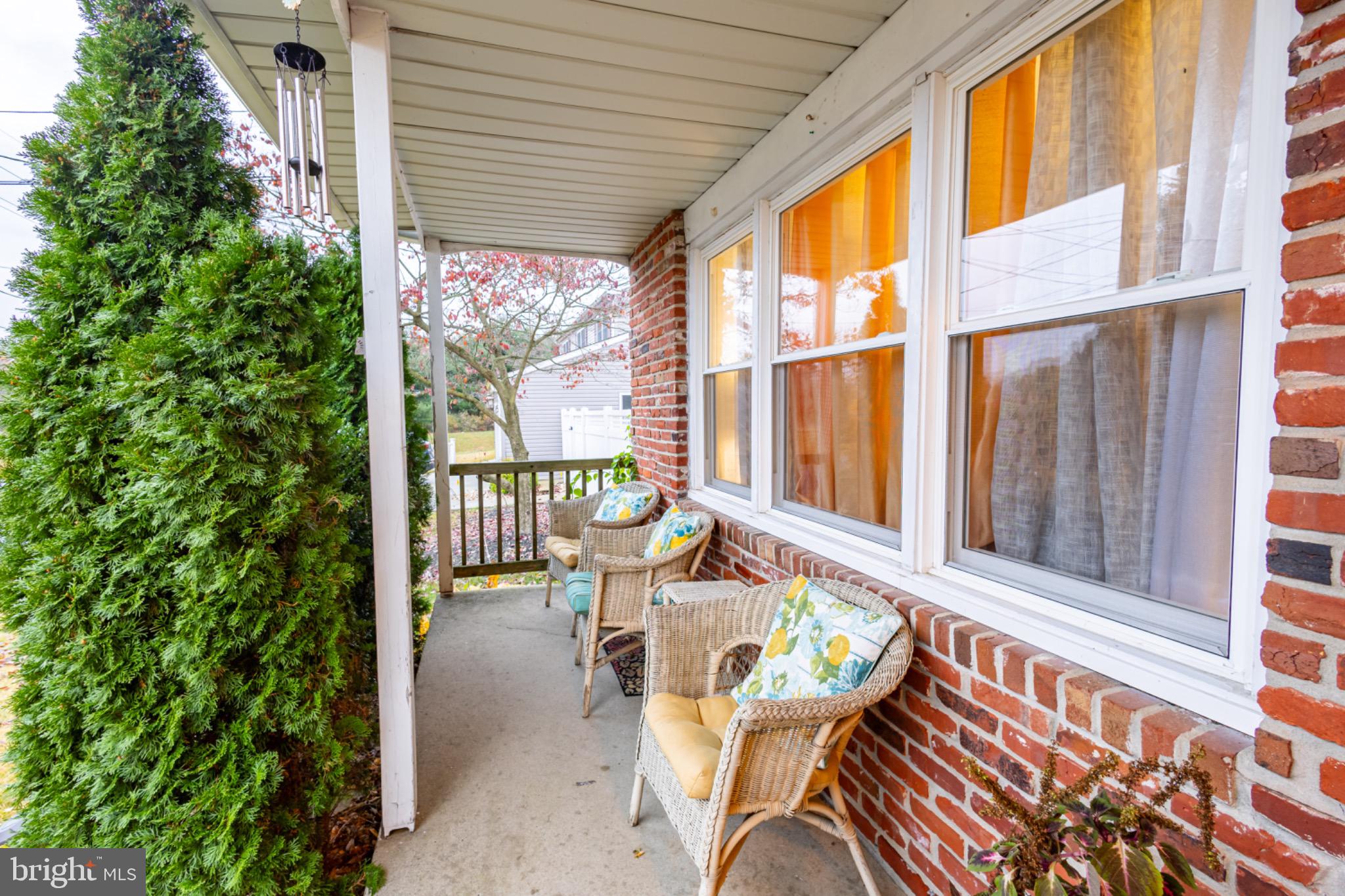 33 KINGSBRIDGE DRIVE