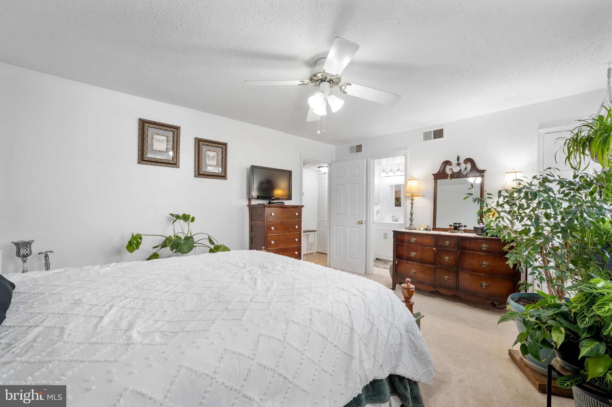 FOX CHAPEL AT TUDOR KNOLLS - Residential