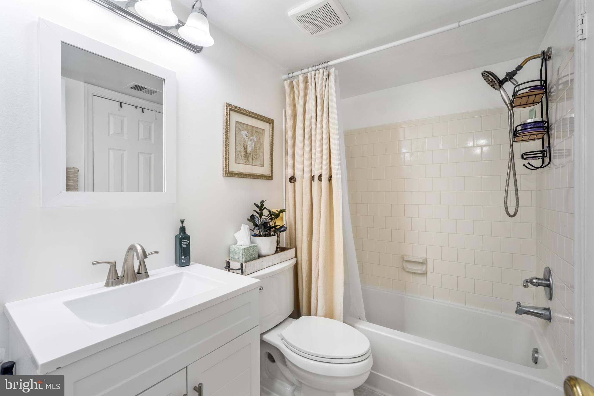 FOX CHAPEL AT TUDOR KNOLLS - Residential