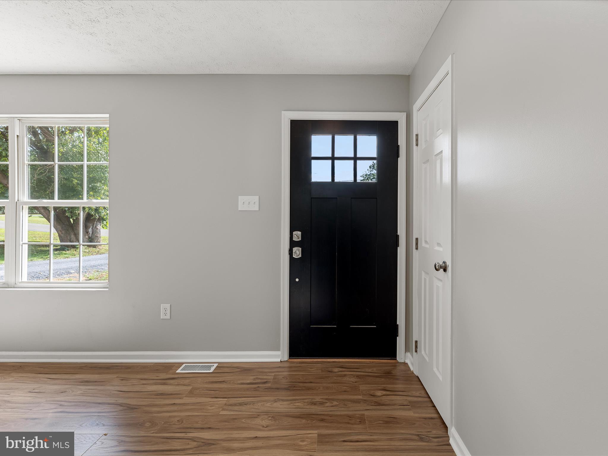 2432 LAUREL LANE