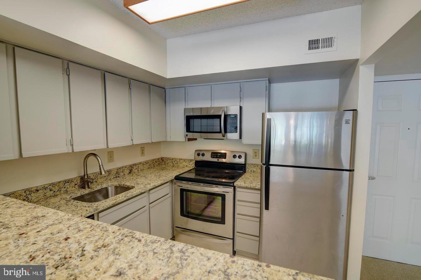 EASTVIEW AT BALLSTON METRO - Residential Lease