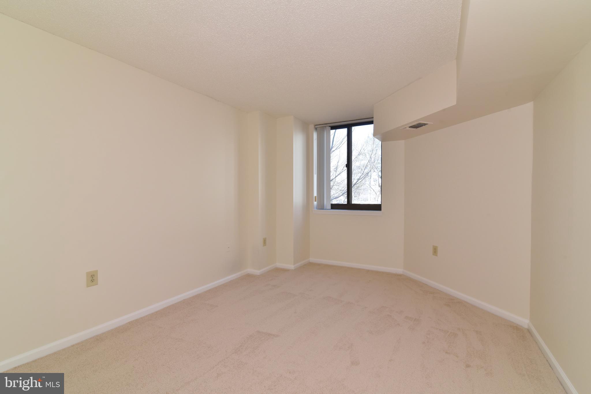 EASTVIEW AT BALLSTON METRO - Residential Lease