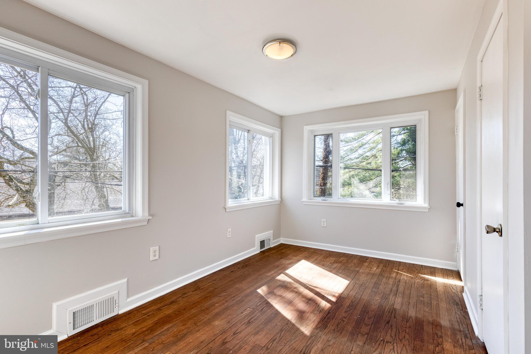 KNOLLWOOD - Residential