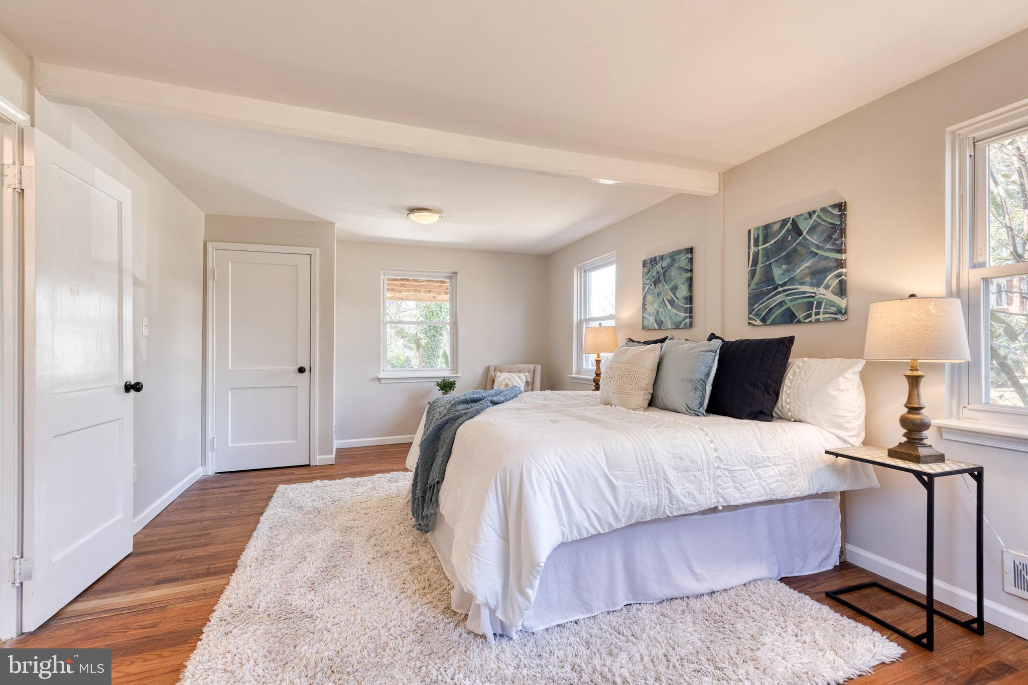 KNOLLWOOD - Residential