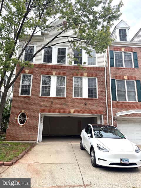 Townhouse For Rent - 46190 Walpole Terrace<br/> STERLING, VA 20165