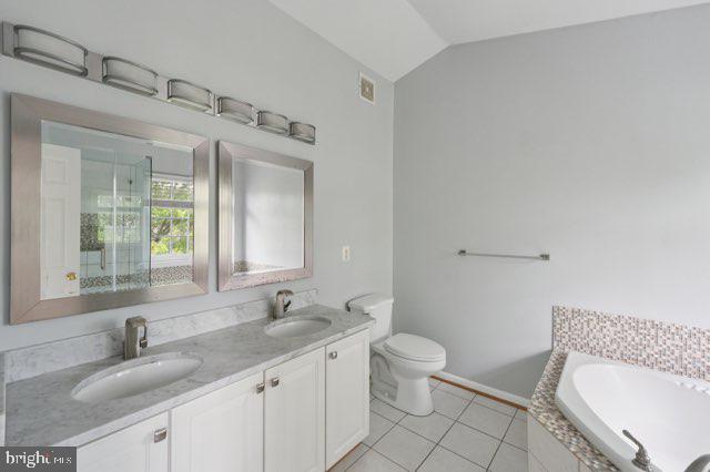 7510 BURDETTE WAY