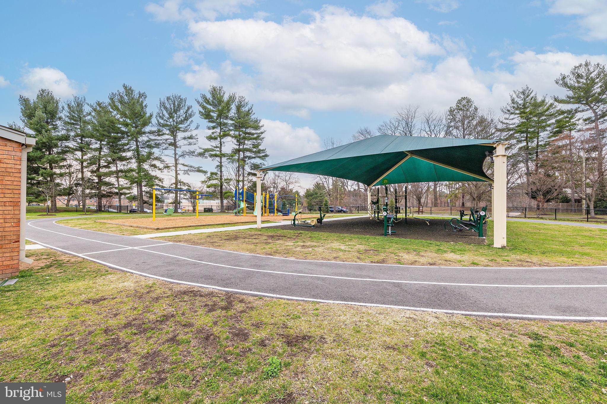 CLUBSIDE - Residential