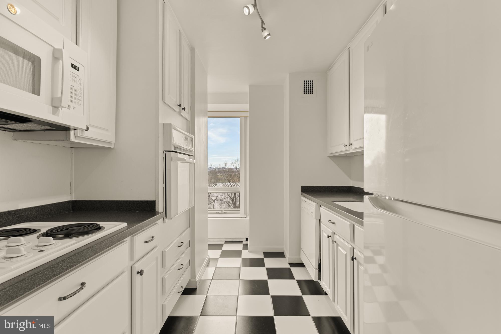 1435 4TH STREET SW B505