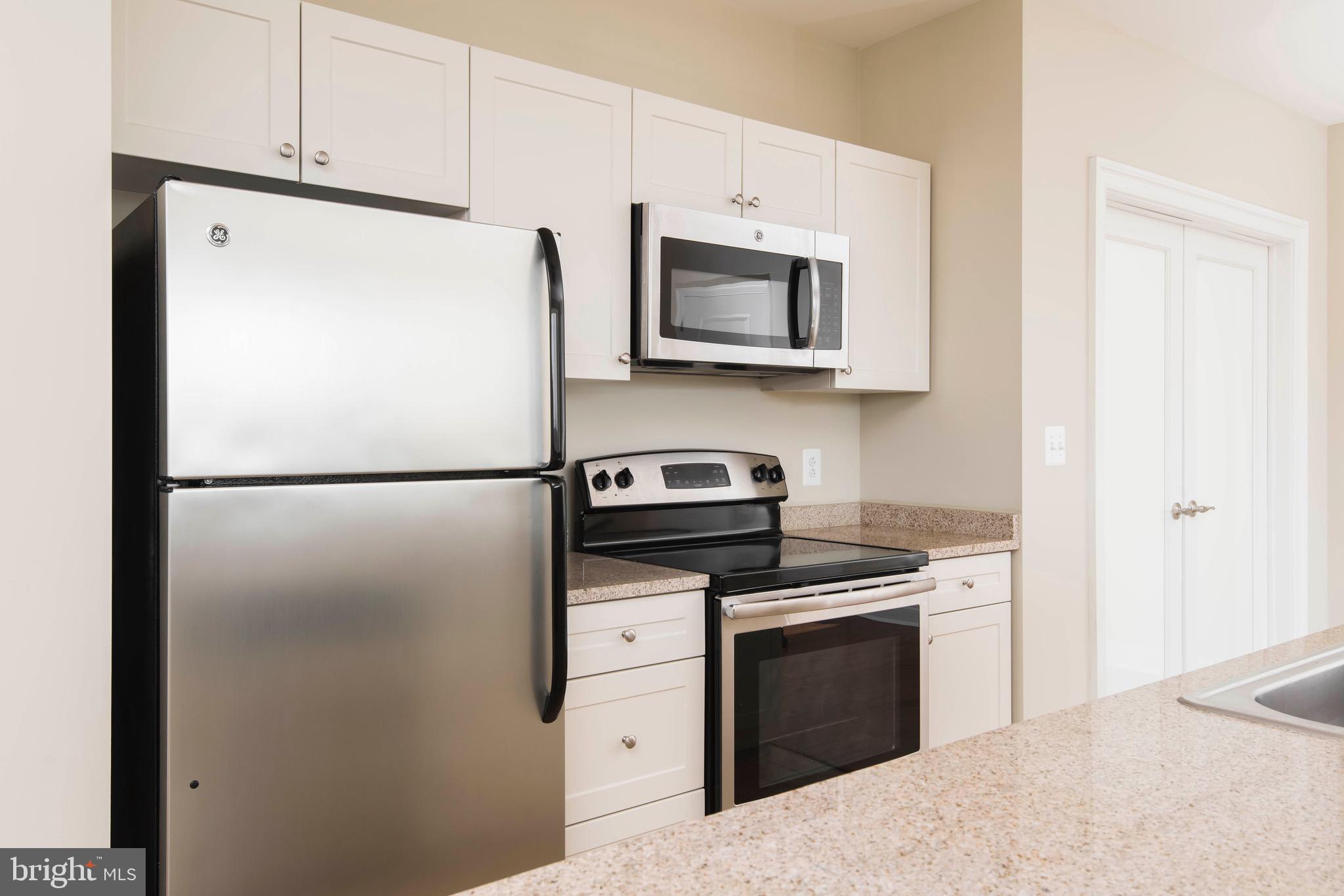 DOWNTOWN - Residential Lease