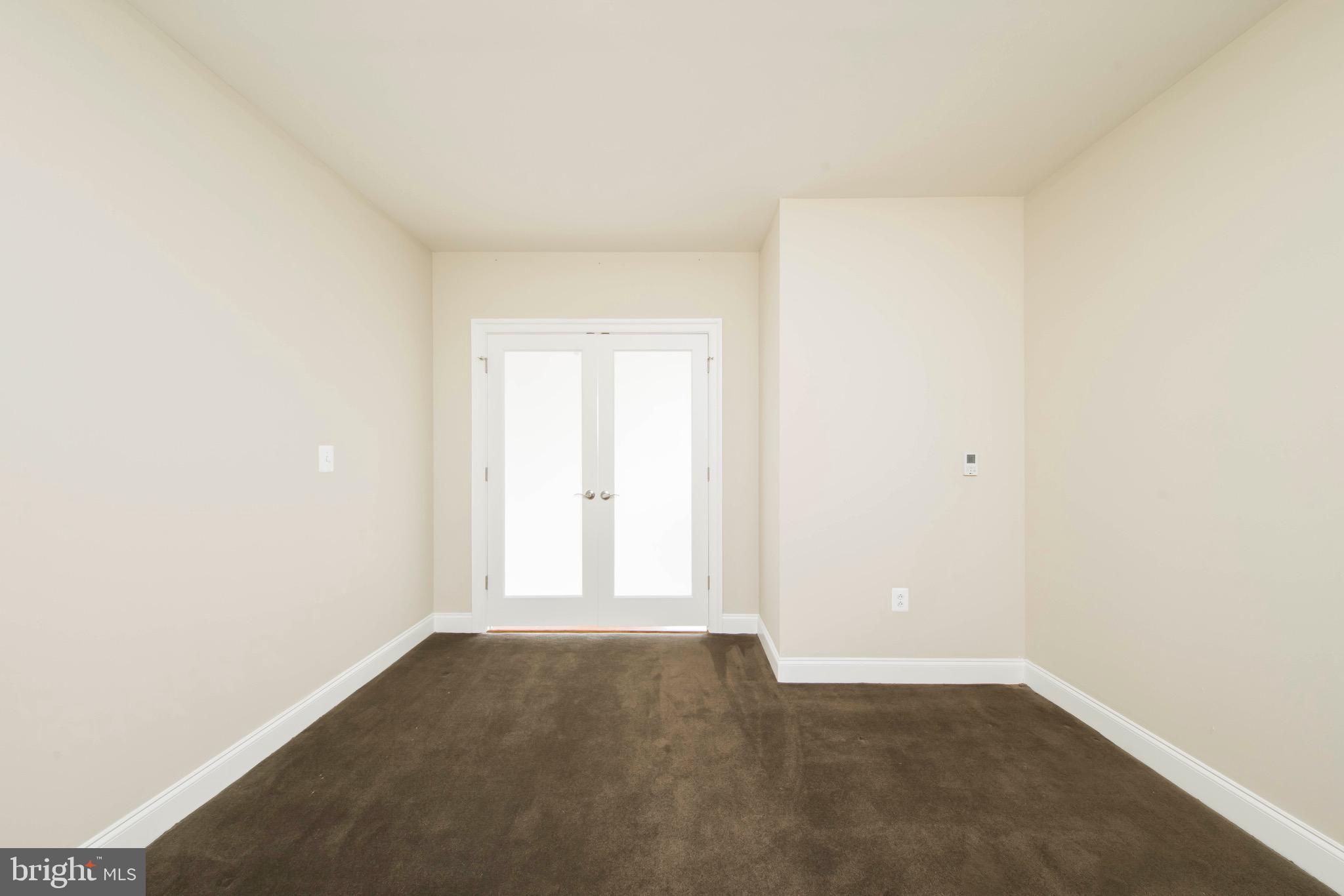 DOWNTOWN - Residential Lease