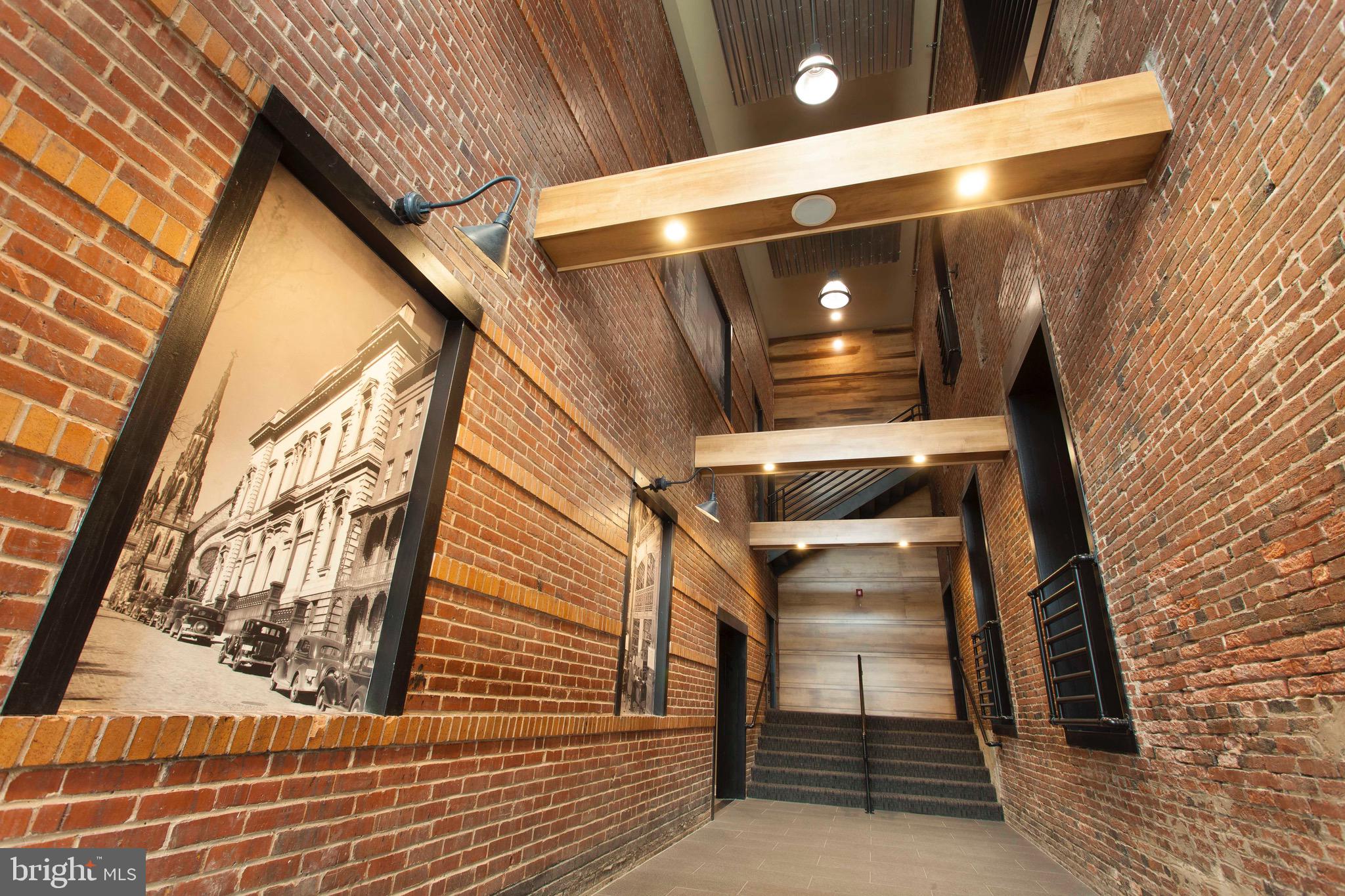 DOWNTOWN - Residential Lease