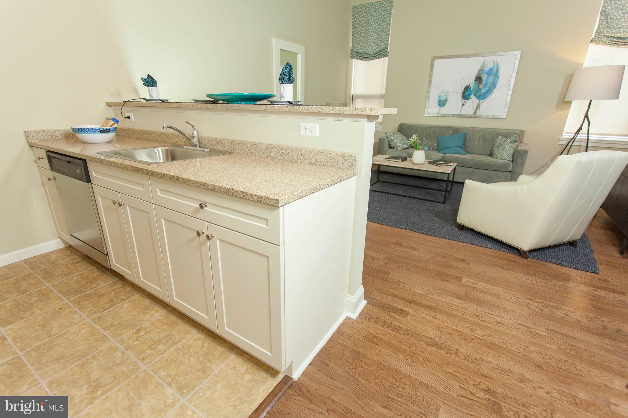 DOWNTOWN - Residential Lease
