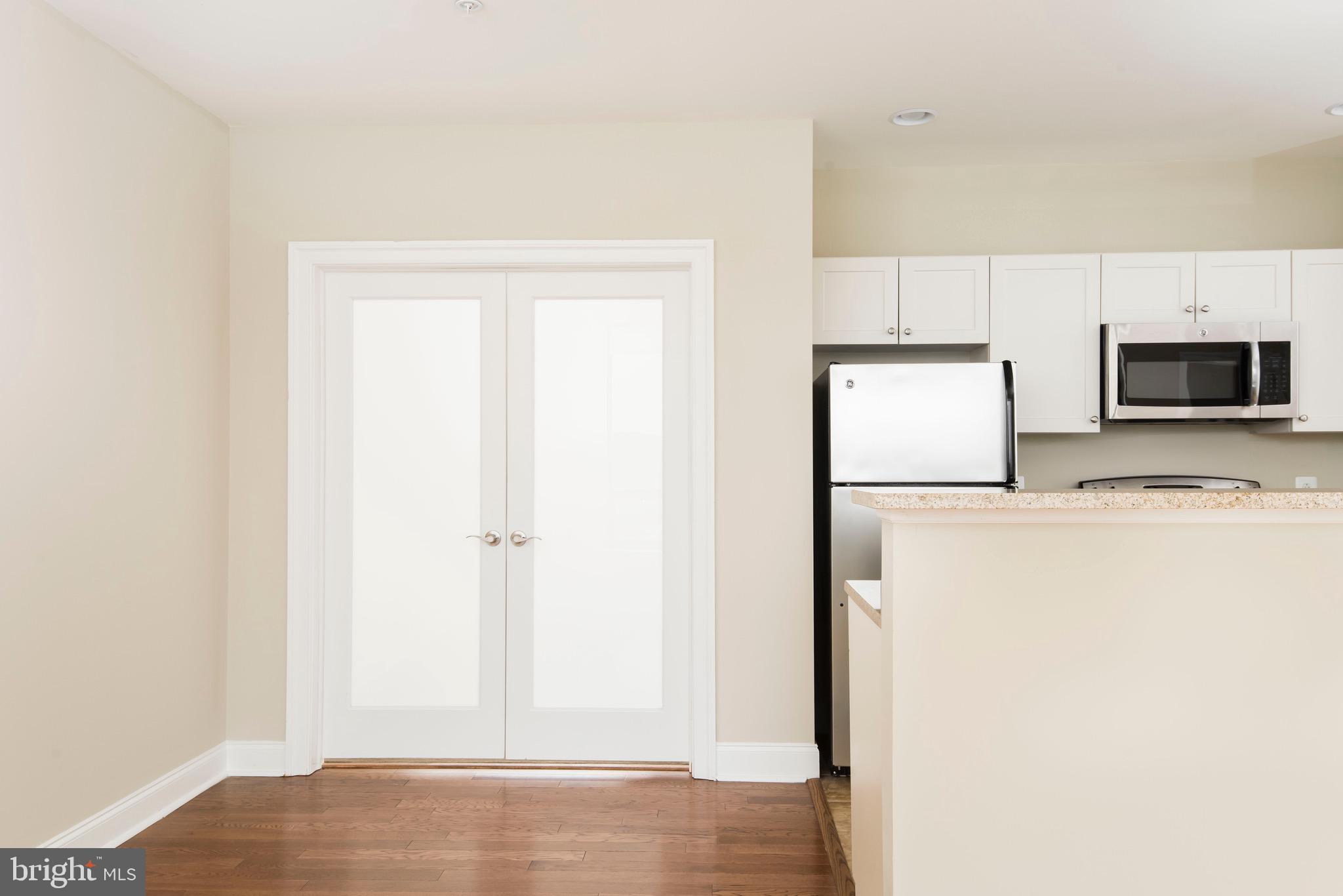 DOWNTOWN - Residential Lease