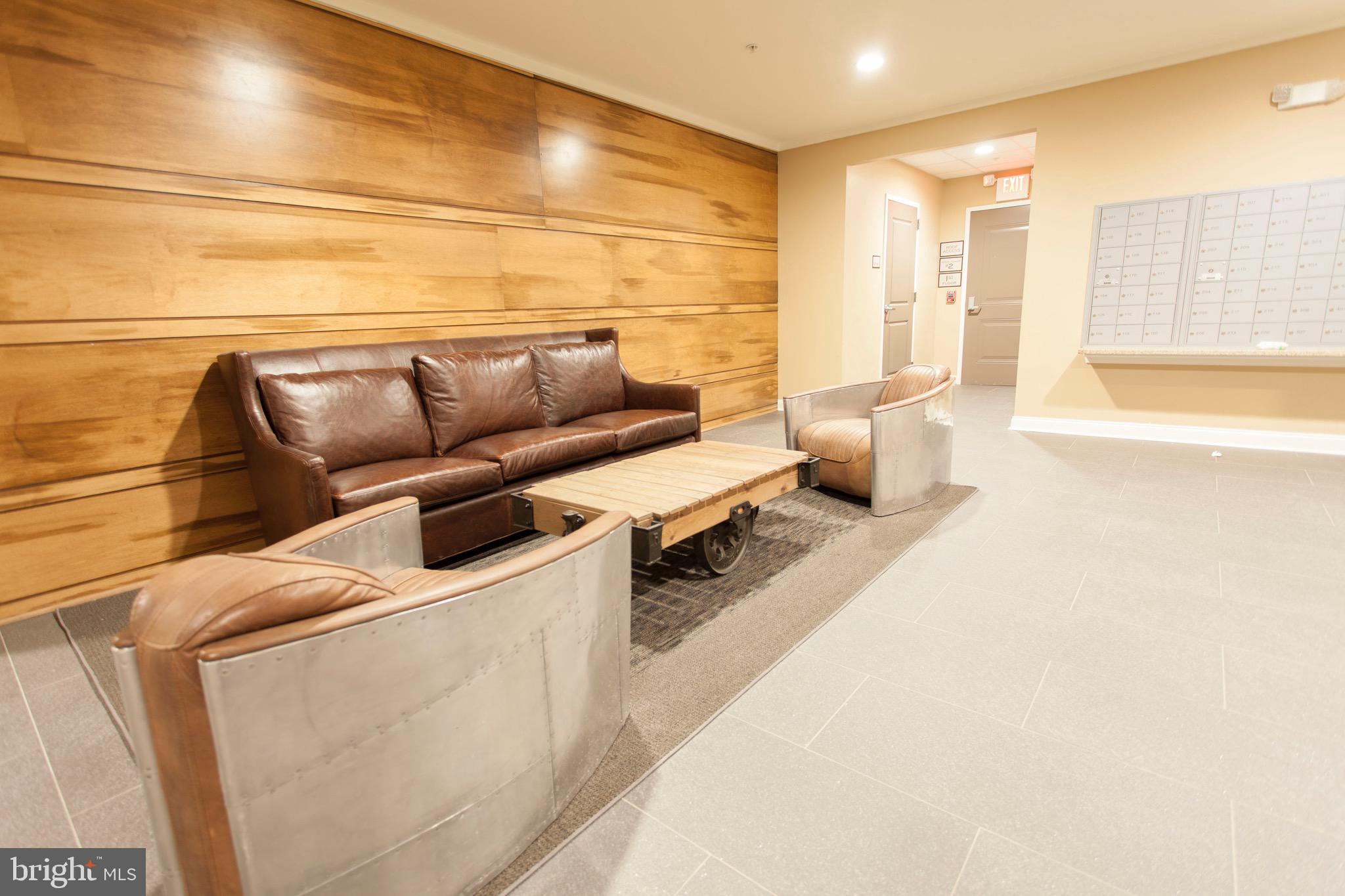 DOWNTOWN - Residential Lease