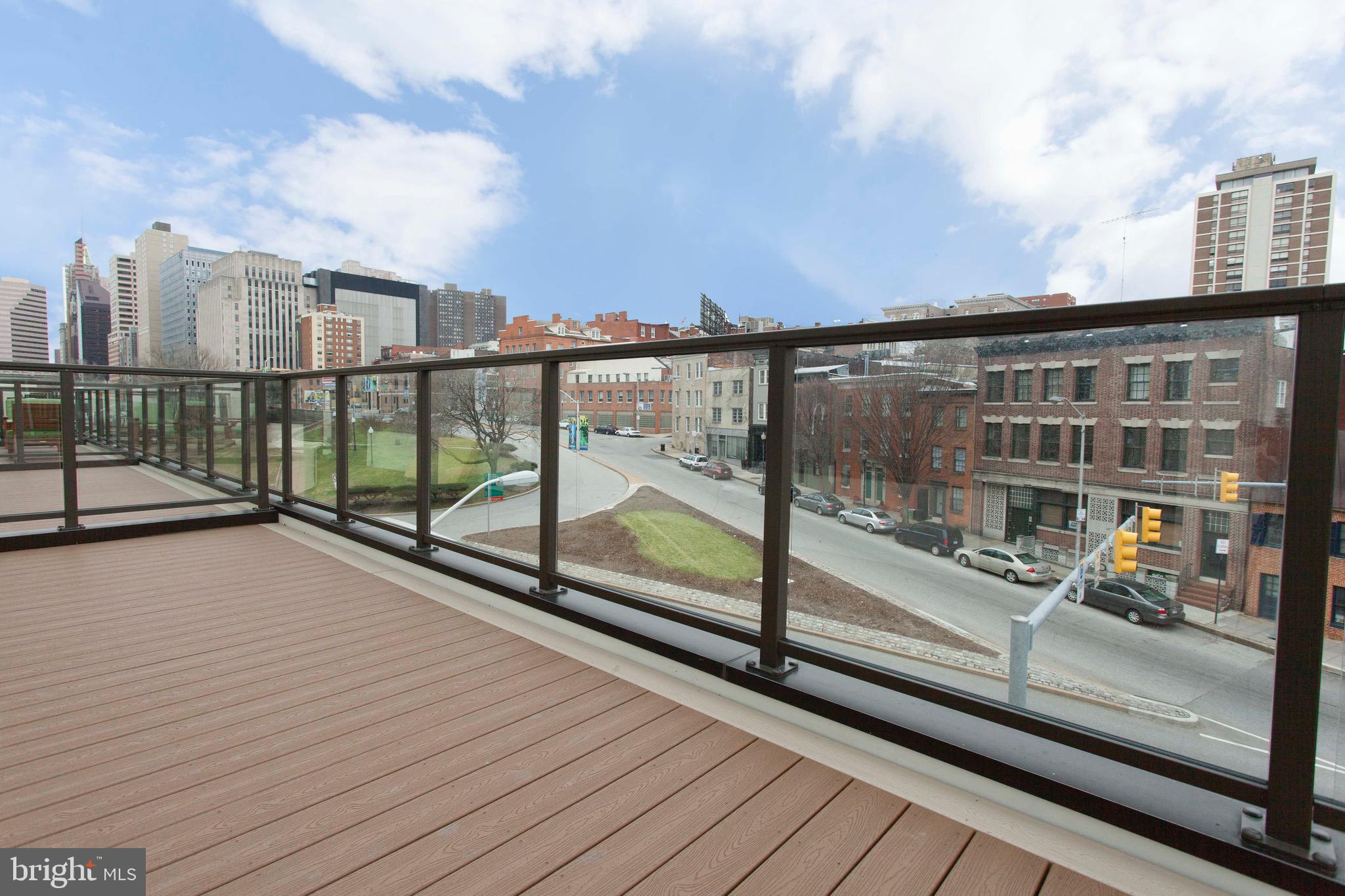 DOWNTOWN - Residential Lease