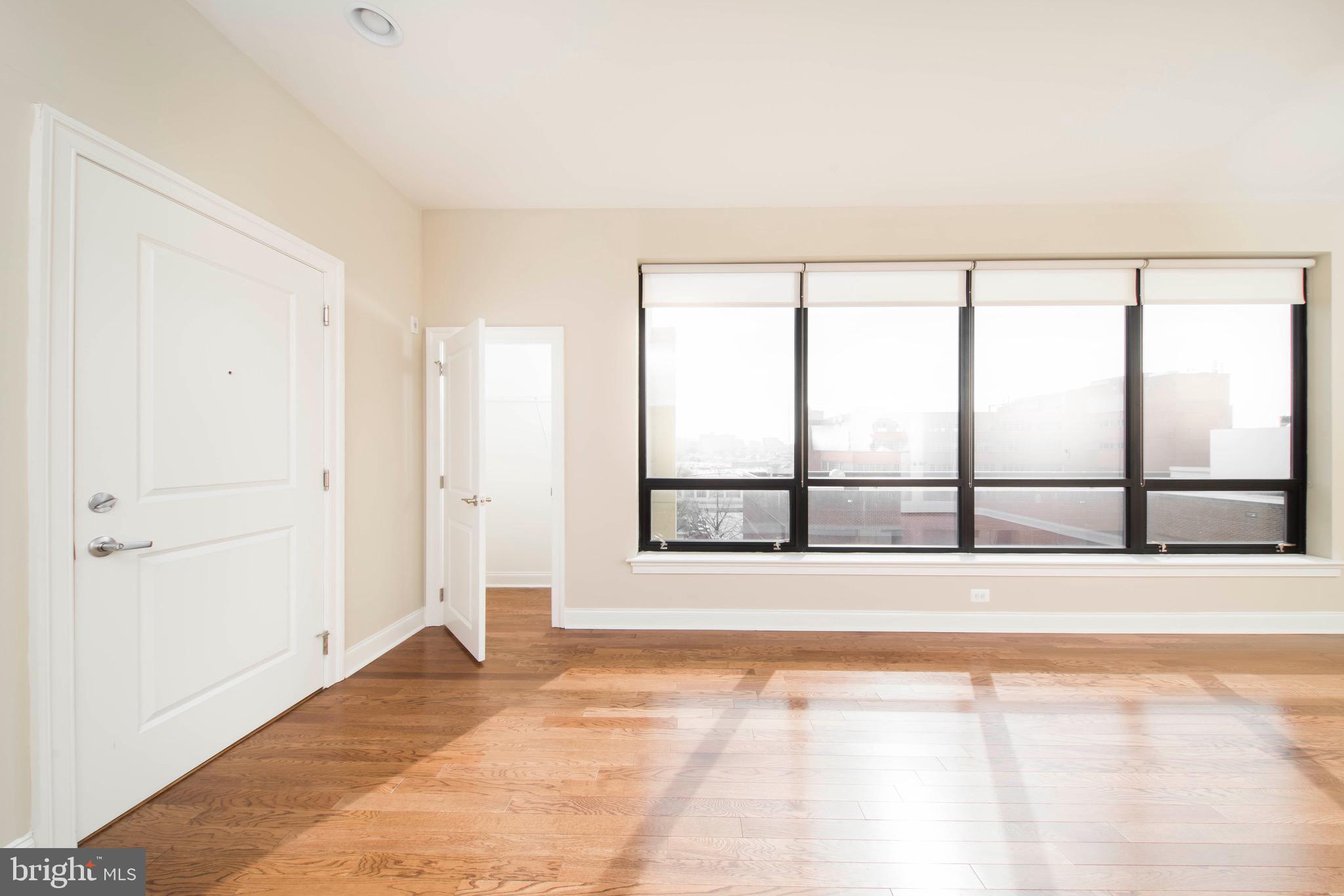 DOWNTOWN - Residential Lease