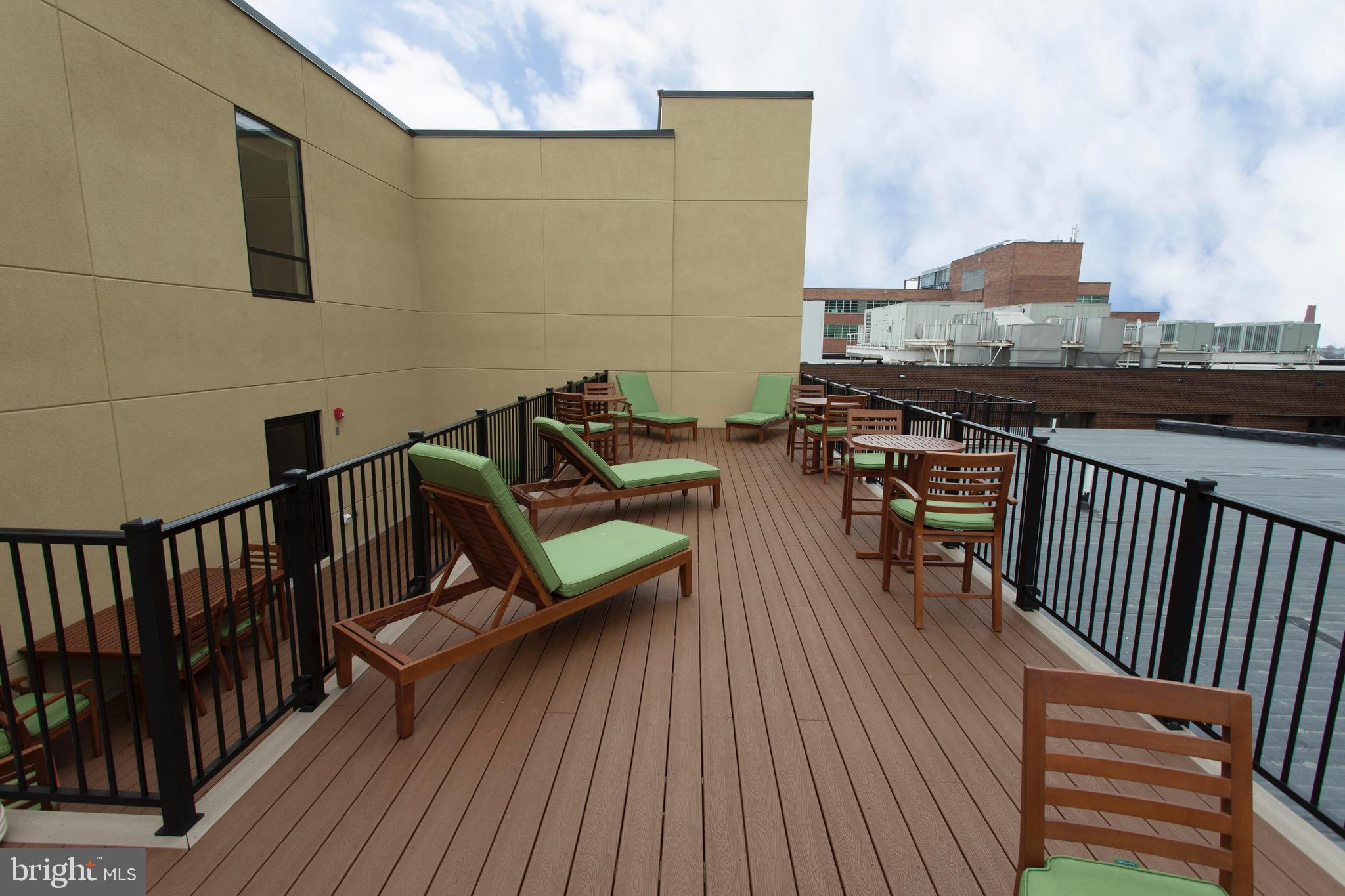 DOWNTOWN - Residential Lease