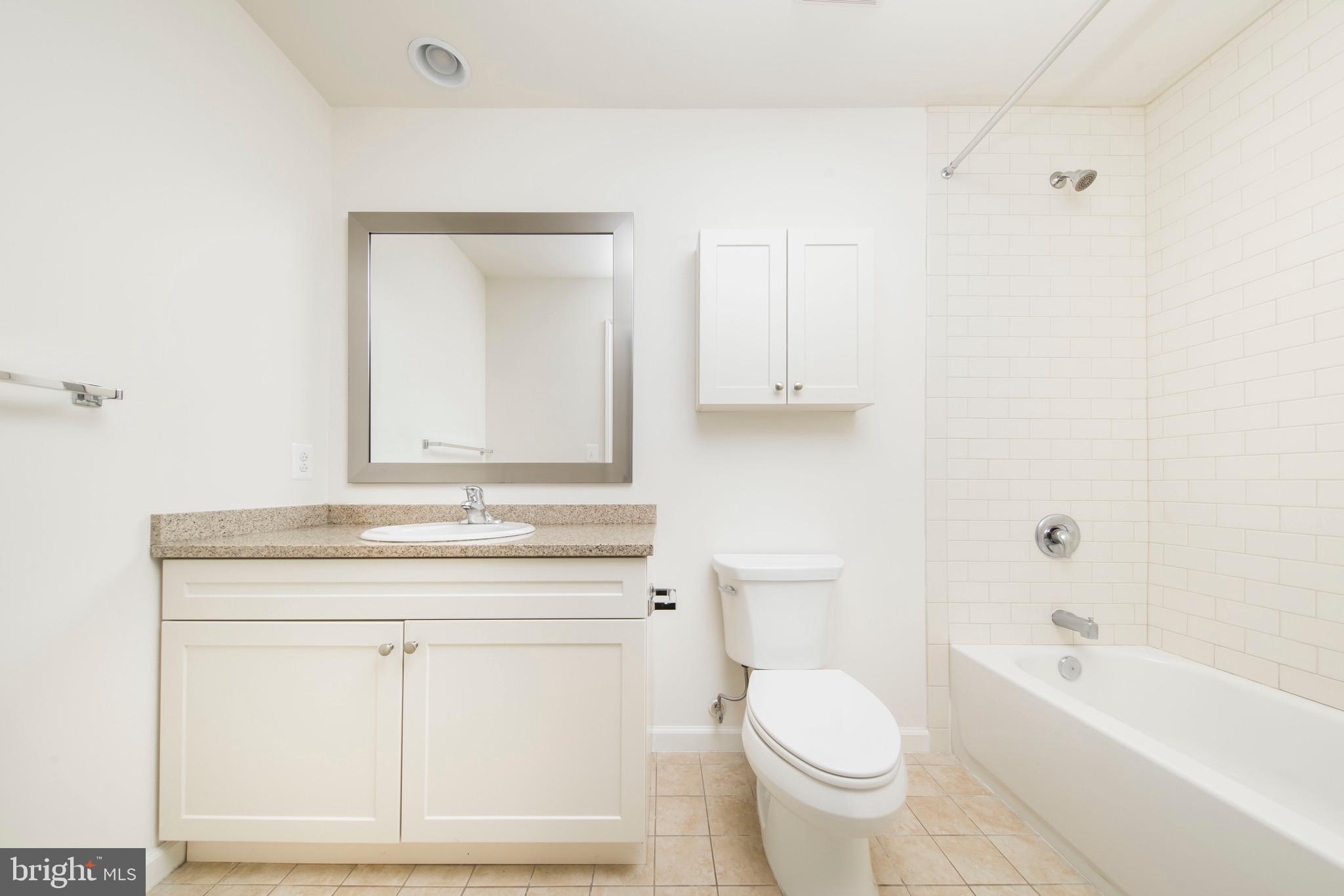 DOWNTOWN - Residential Lease