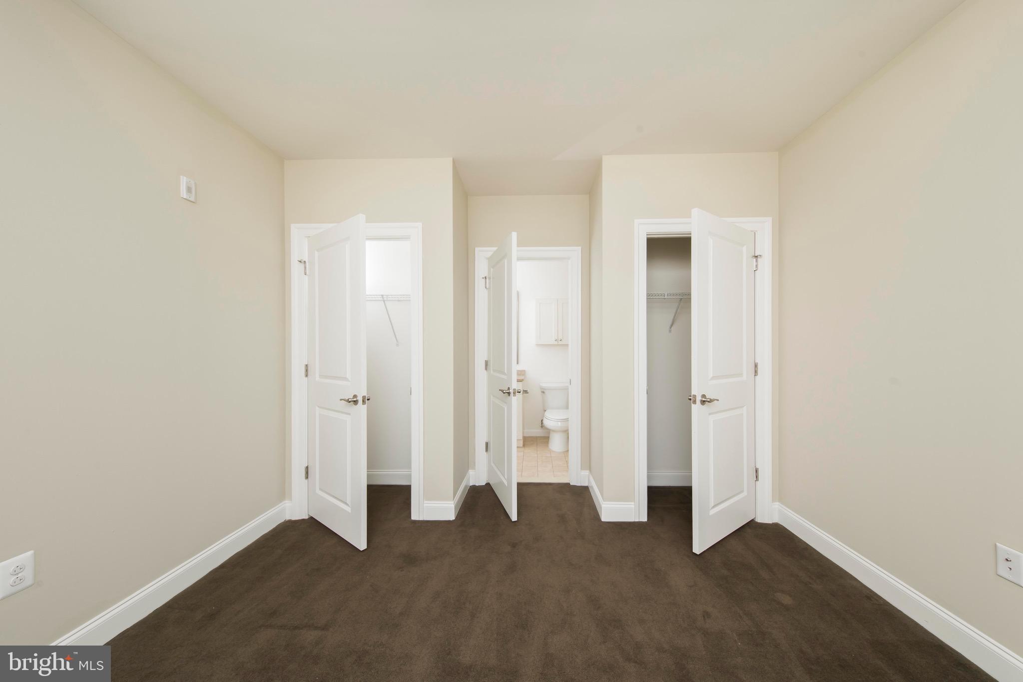 DOWNTOWN - Residential Lease