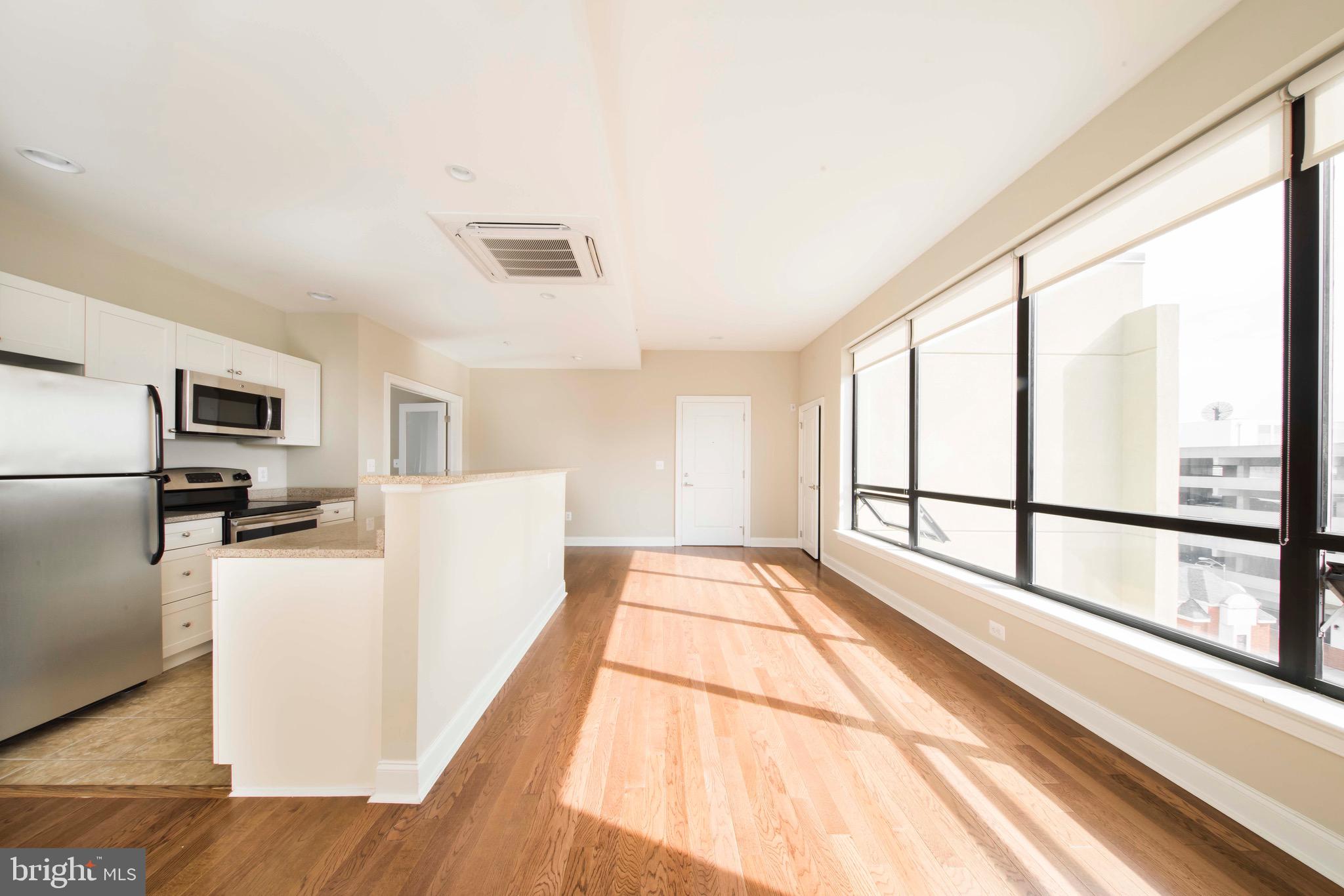 DOWNTOWN - Residential Lease
