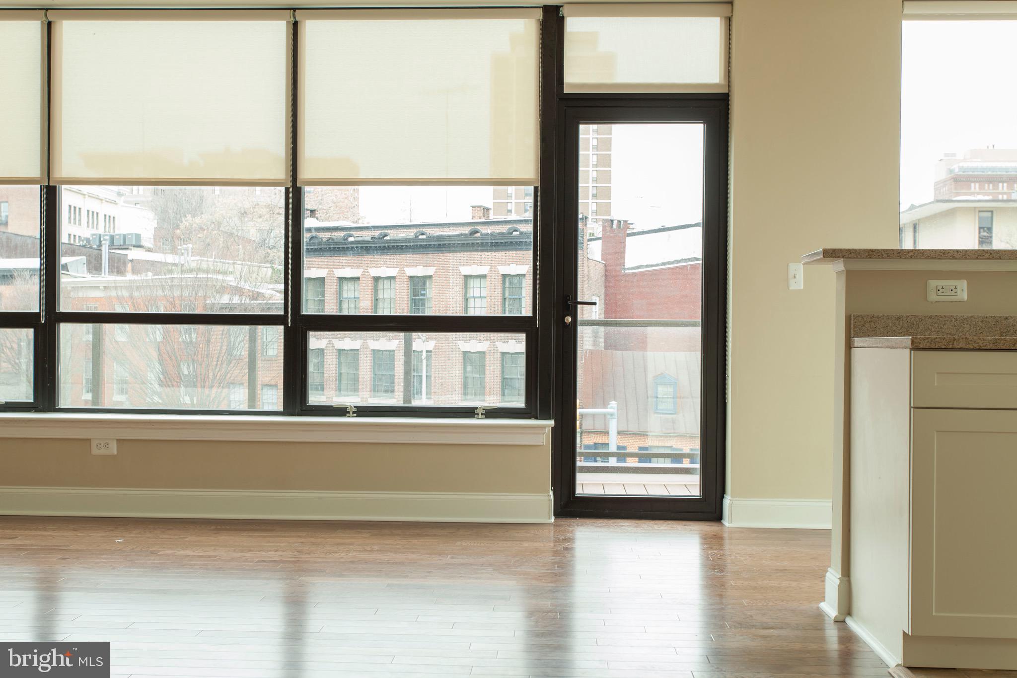 DOWNTOWN - Residential Lease