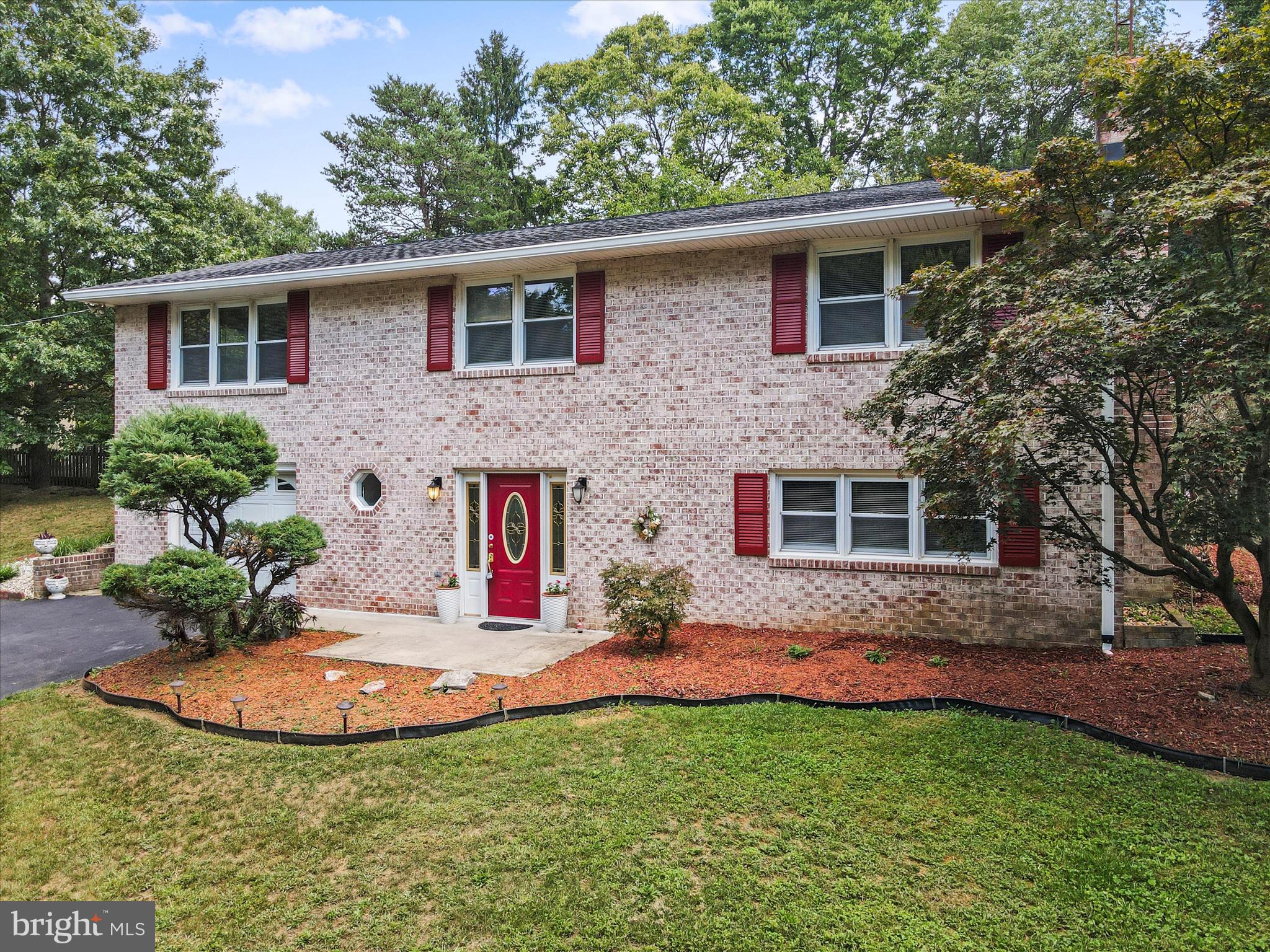 FOREST HILLS - Residential