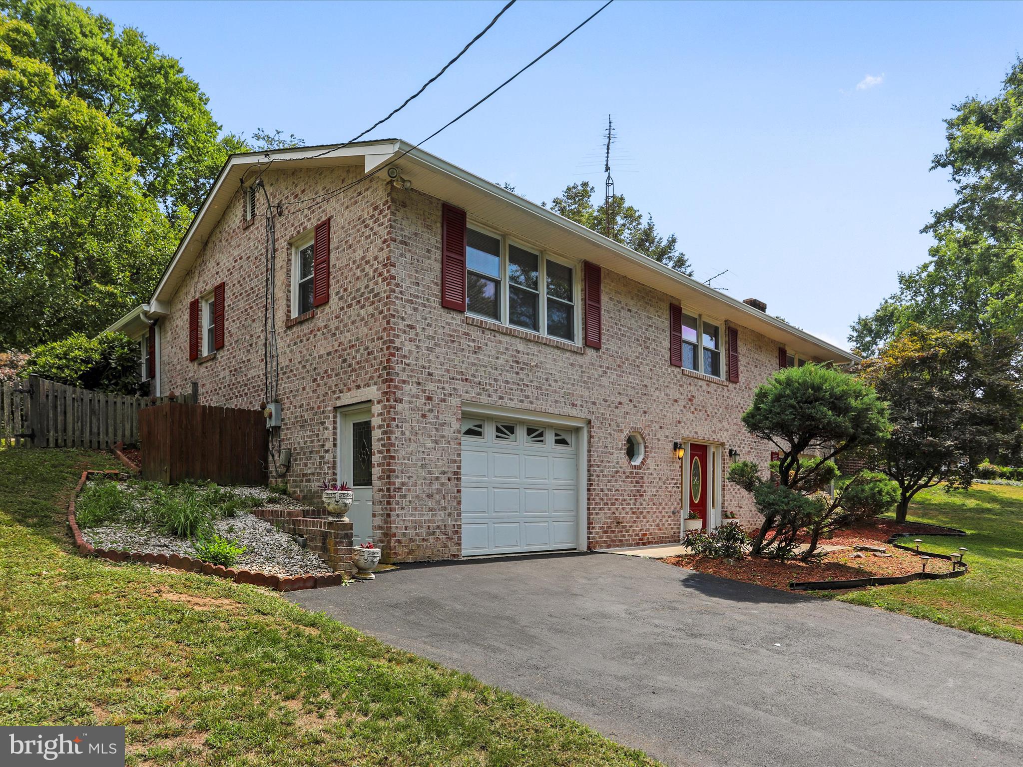 FOREST HILLS - Residential