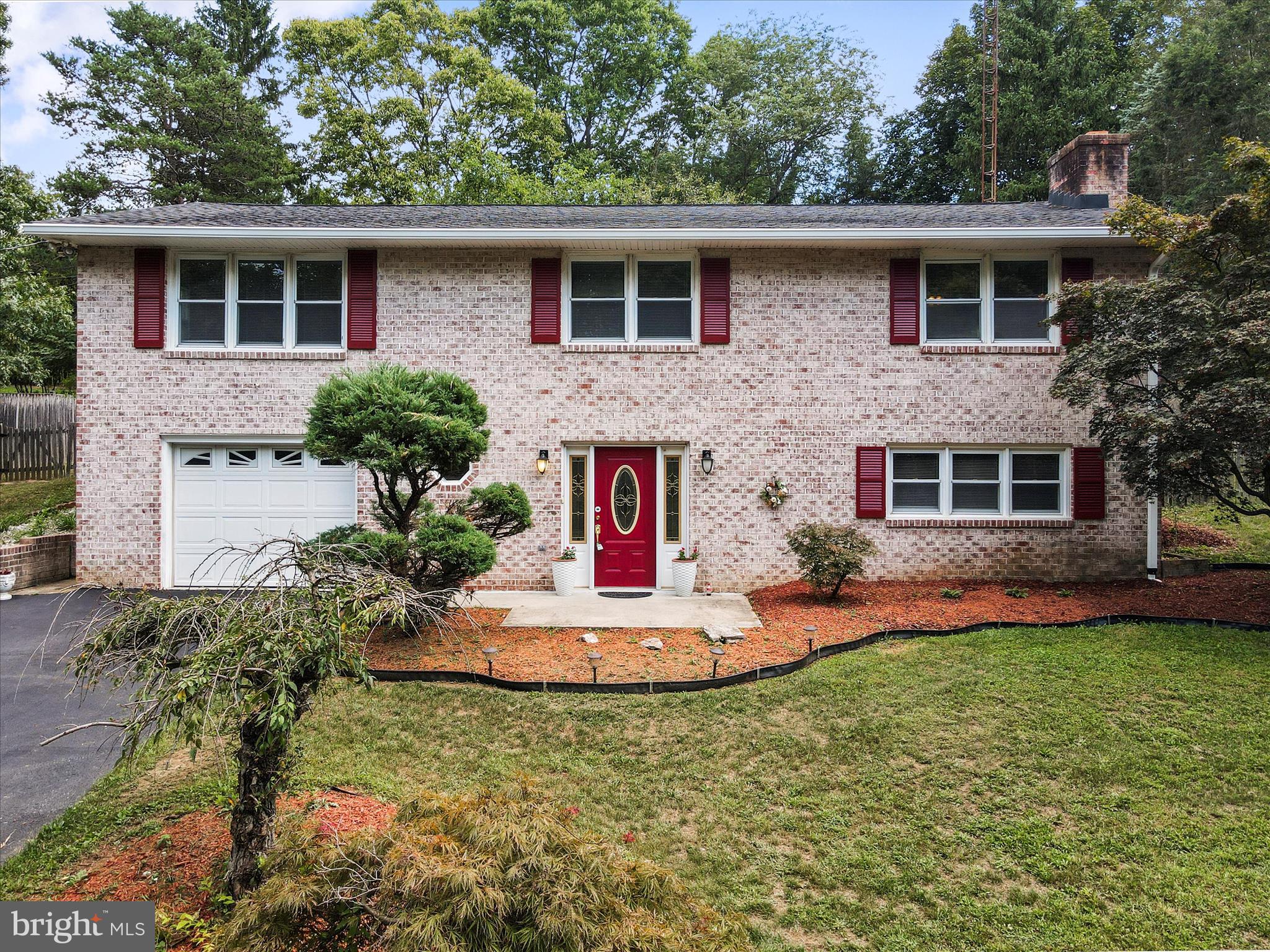 FOREST HILLS - Residential