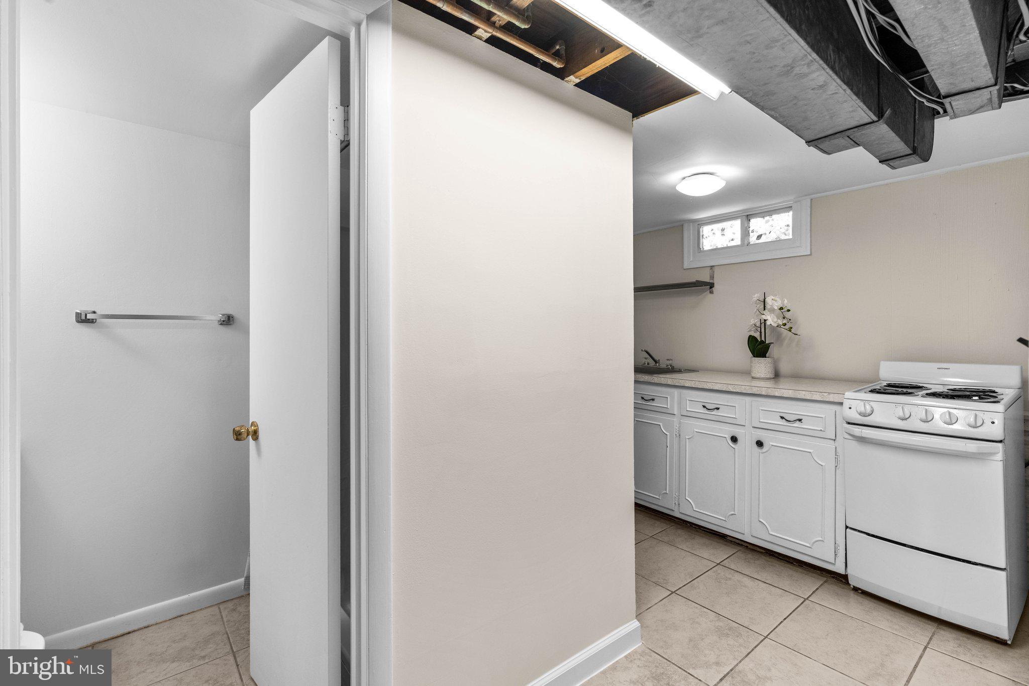 KENSINGTON - Residential Lease