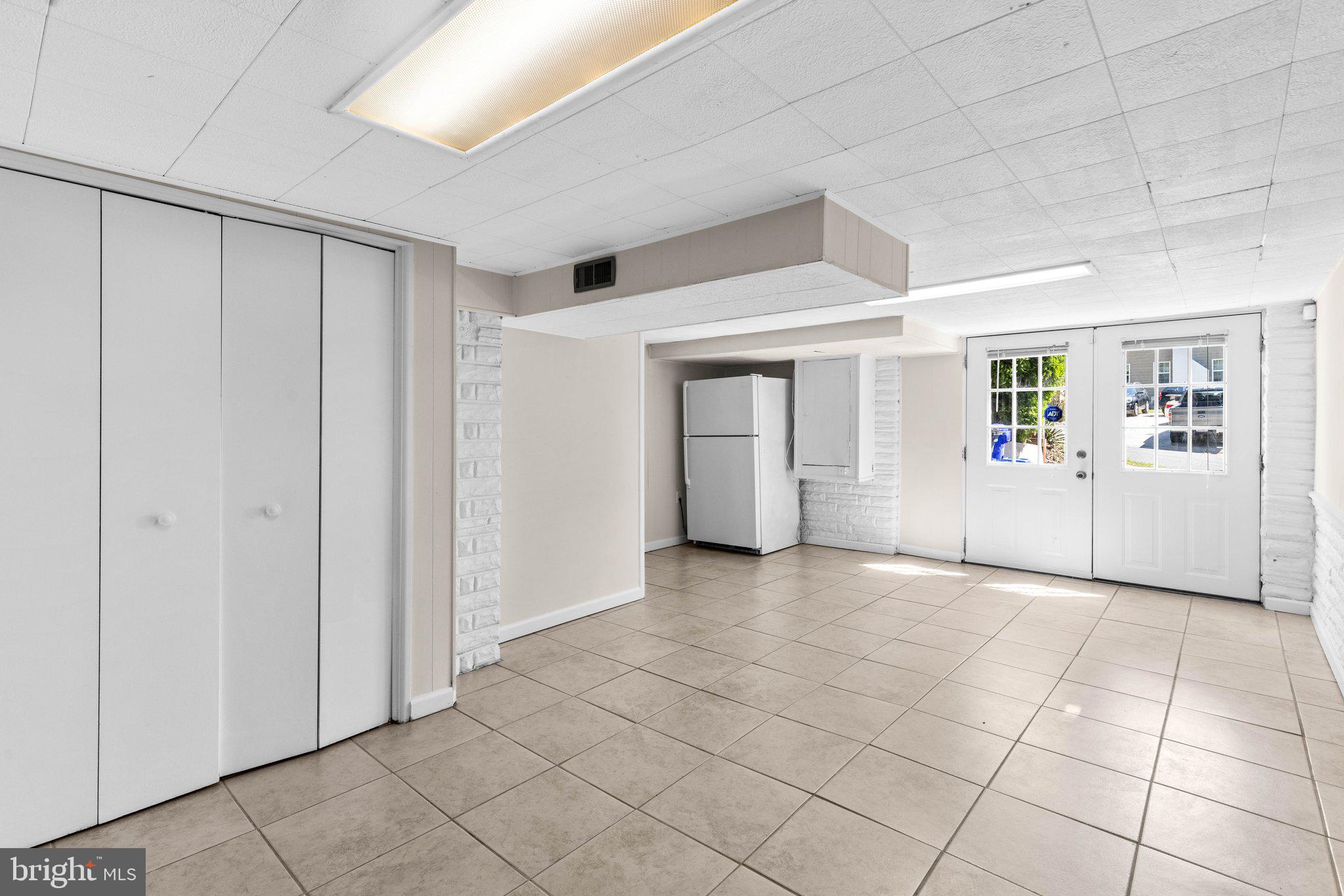 KENSINGTON - Residential Lease