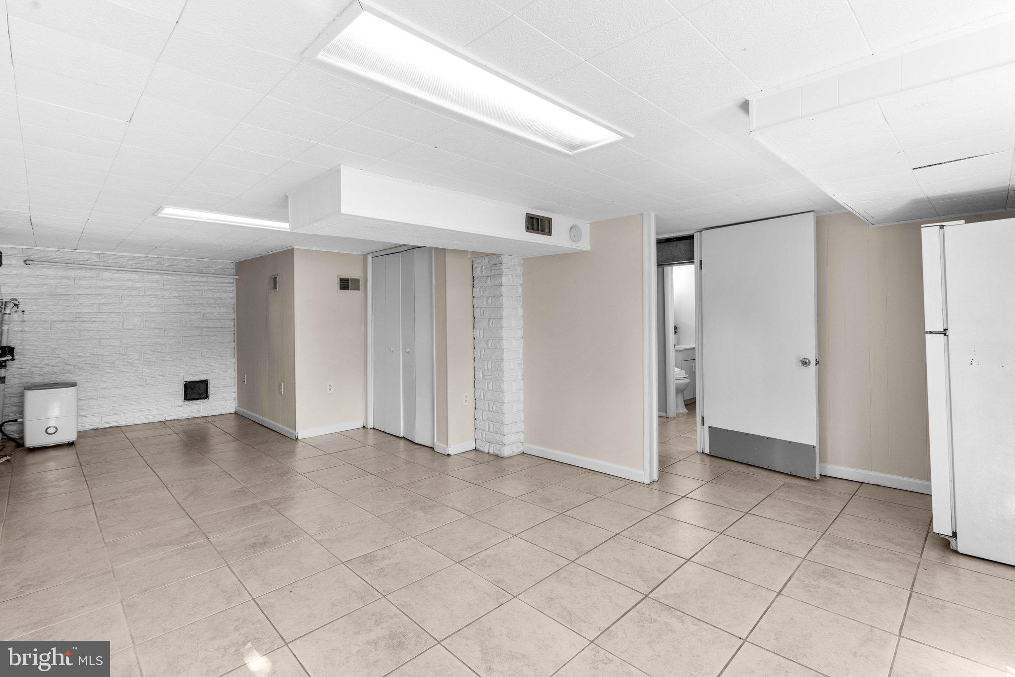 KENSINGTON - Residential Lease