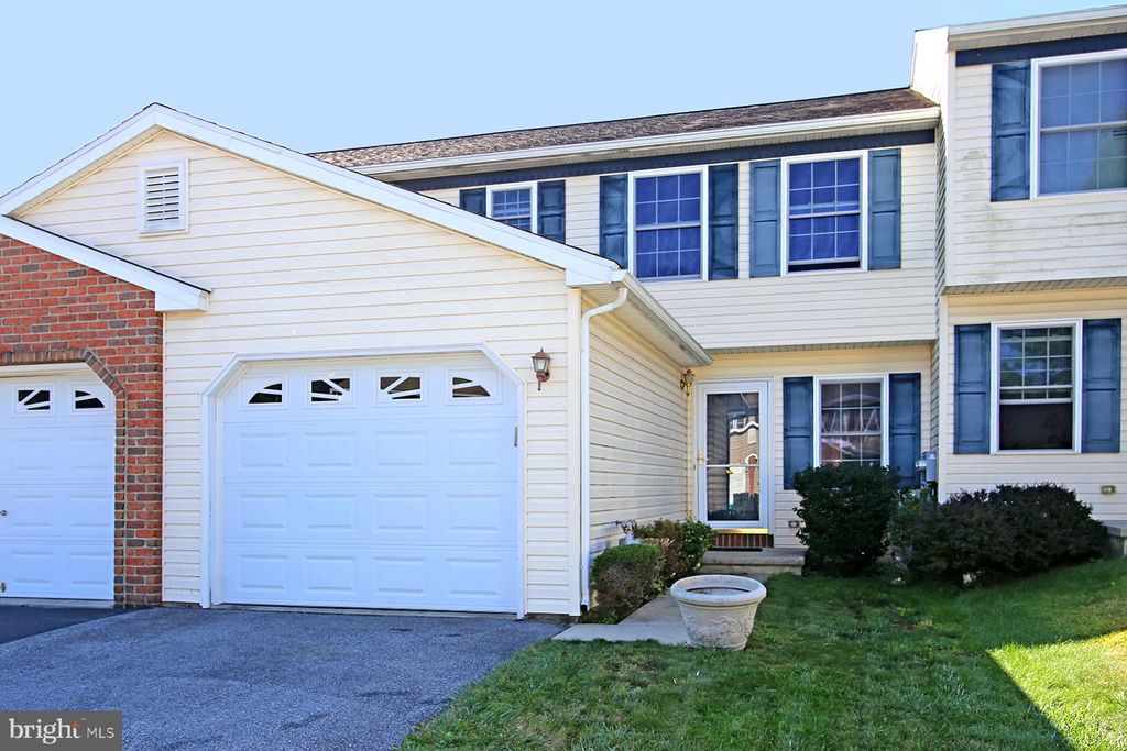 Photo of 38 Beverly Drive, MYERSTOWN, PA 17067 (MLS # PALN2022546)