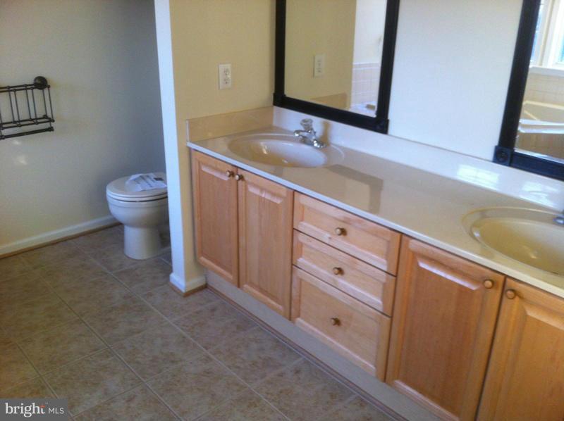 SHERWOOD FOREST - Residential