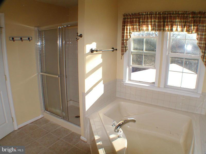 SHERWOOD FOREST - Residential