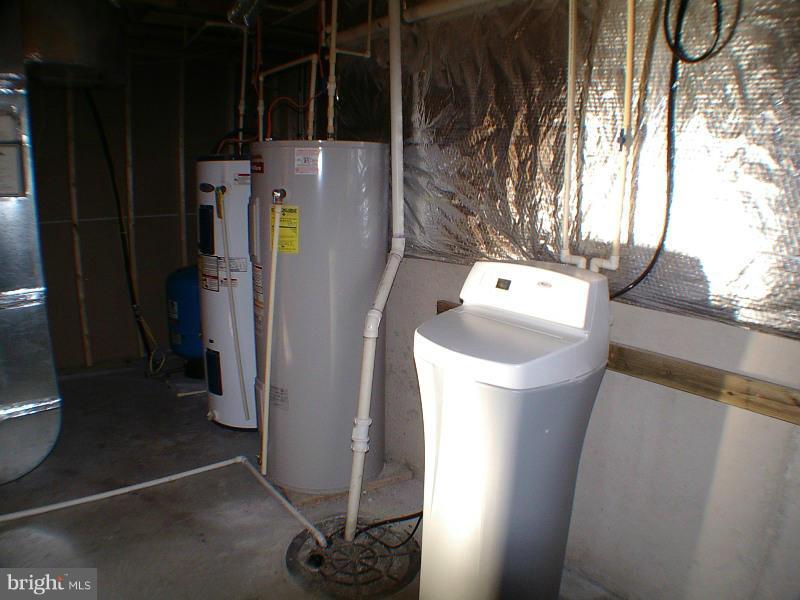 SHERWOOD FOREST - Residential