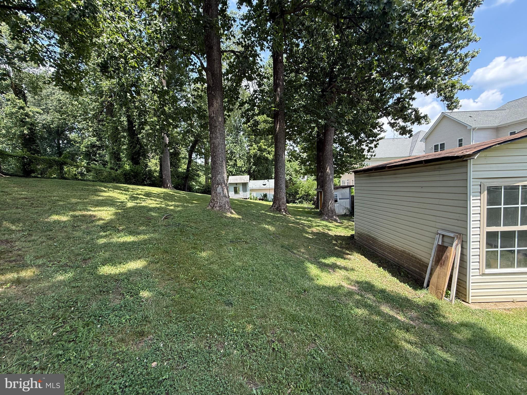 6404 MAPLEWOOD DRIVE