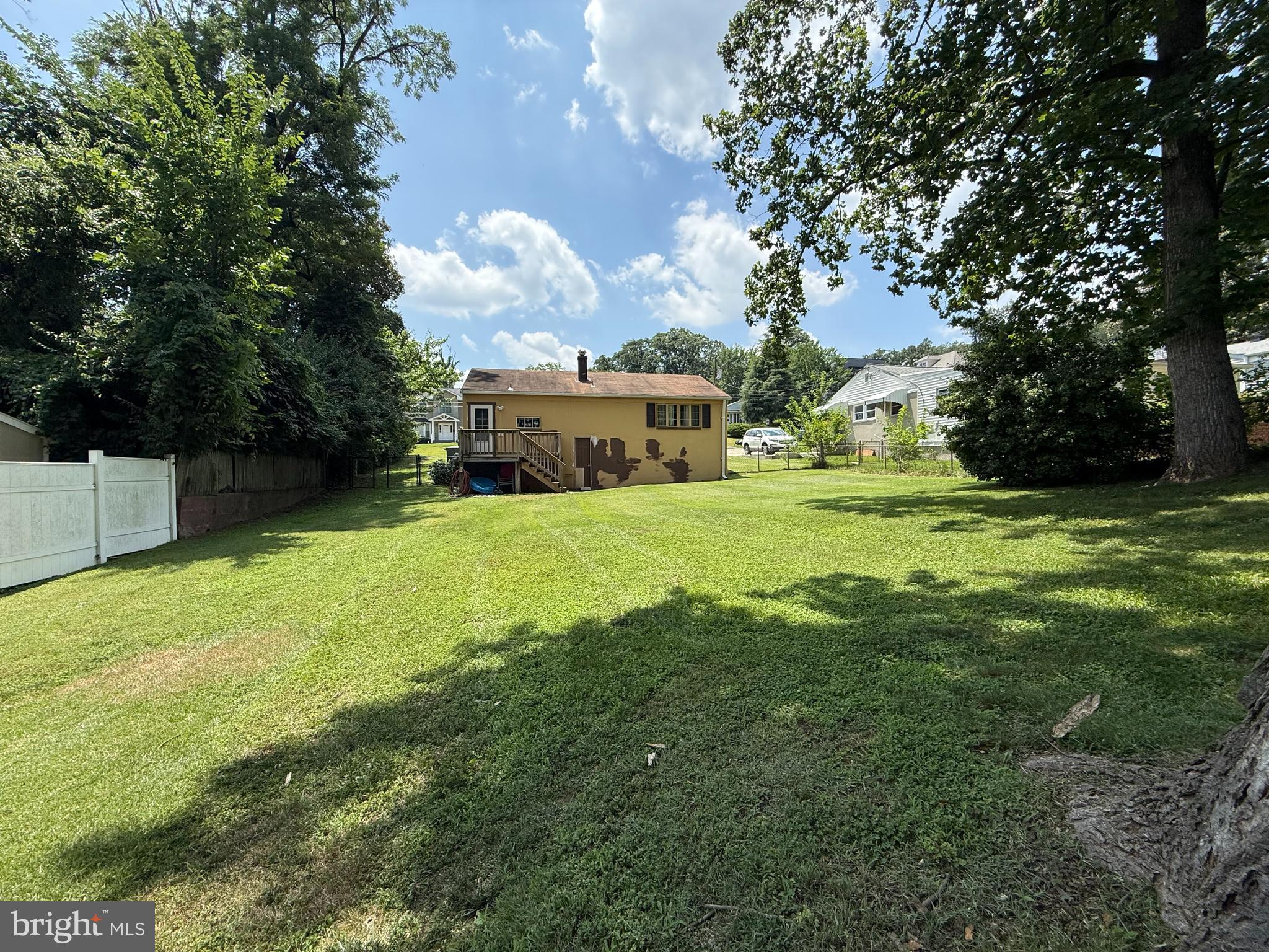 6404 MAPLEWOOD DRIVE