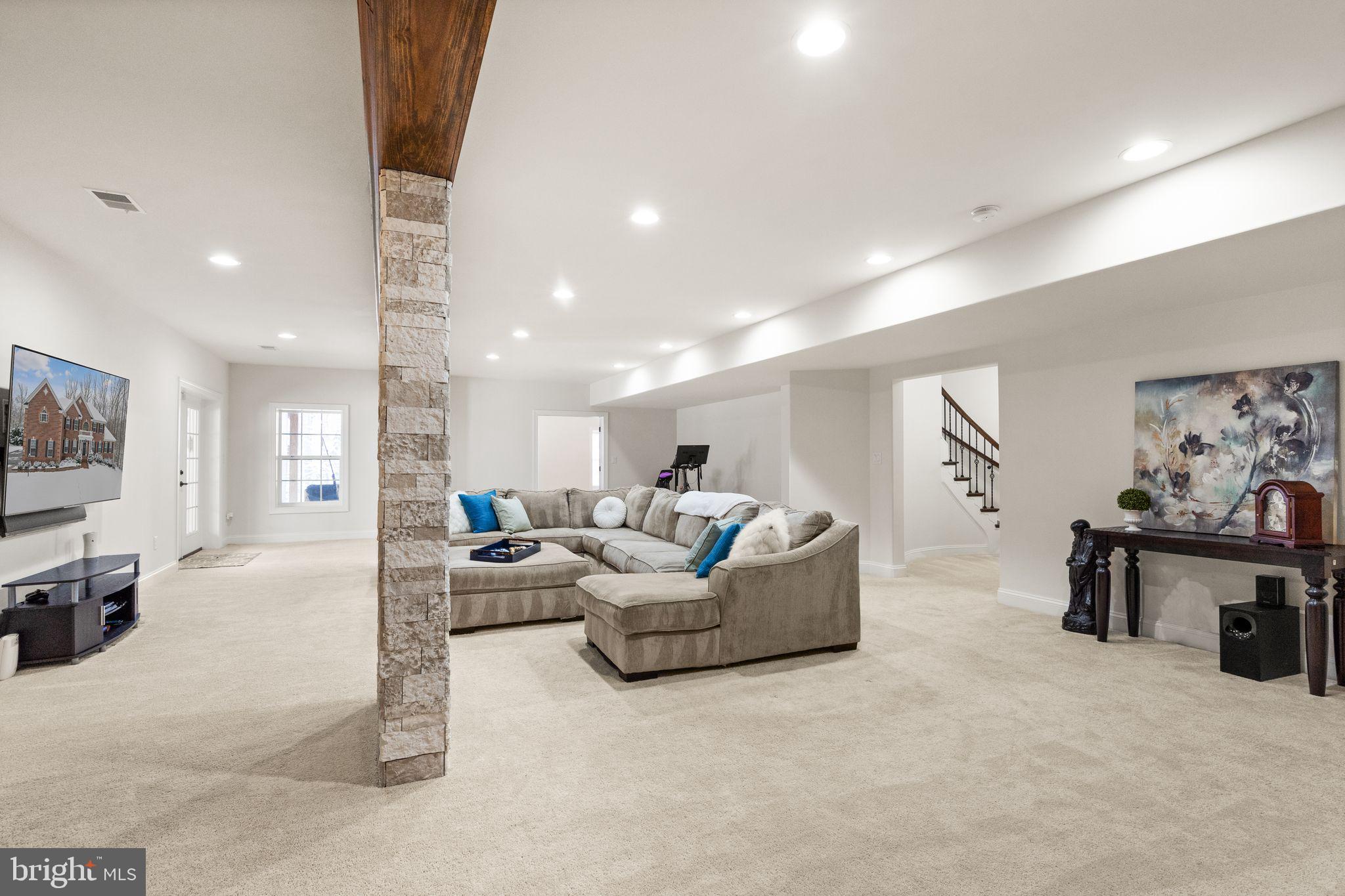 LAKE HILL ESTATES - Residential